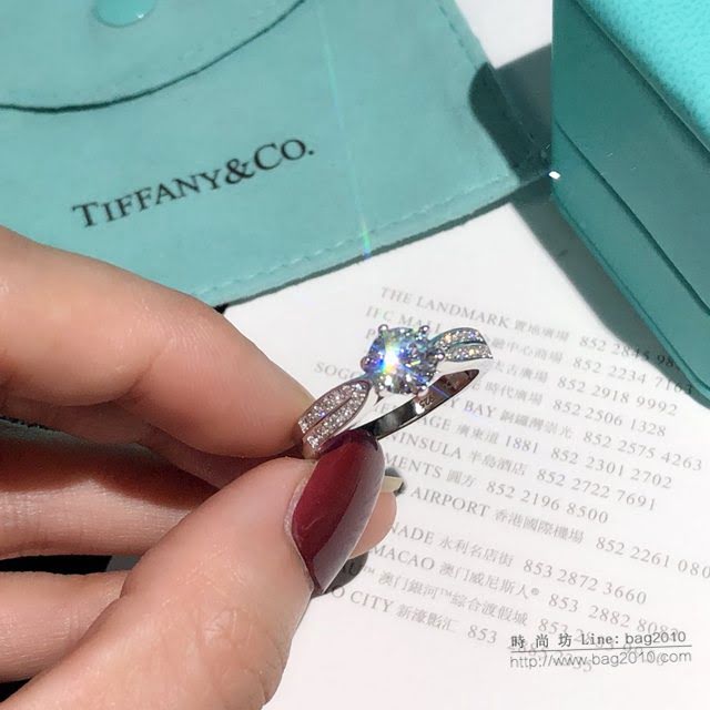 Tiffany純銀飾品 蒂芙尼女士專櫃爆款Setting六爪鑲嵌鑽石戒指  zgt1680